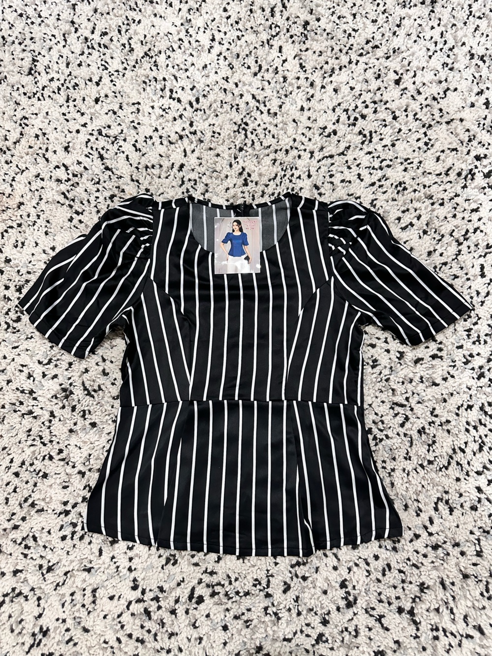 Black and White Striped Puff-Sleeveâ Womenâs Top